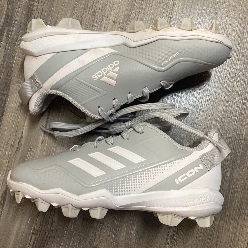 Boys baseball cleats Adidas size 13